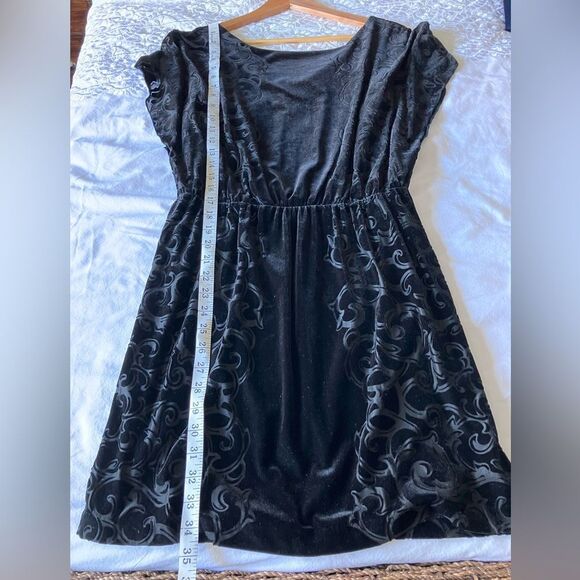 WHITE HOUSE BLACK MARKET Black Velvety Dolman Sleeve Holiday Cocktail Dress S - Picture 10 of 12